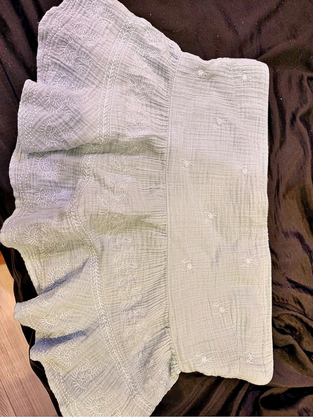 American Eagle strapless embroidered Top in Blue XL Like New